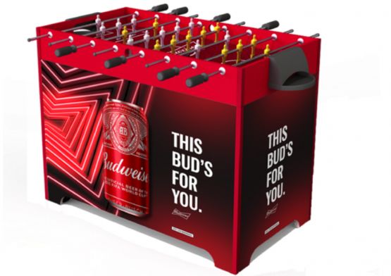 Em ação promocional, Ipiranga e Budweiser sorteiam coolers-pebolim exclusivos