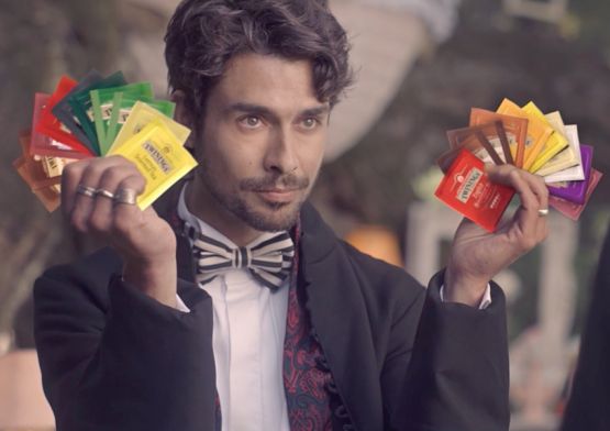 Twinings explora o lúdico em sua nova campanha de Inverno