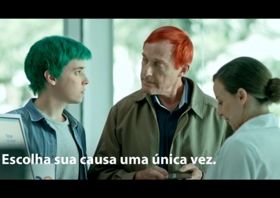 Nova campanha do Visa Causas retoma a célebre frase “Posso te falar uma coisa?”