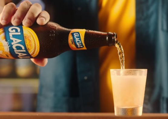 Cerveja Glacial desenvolve campanha inspirada no hit #TeileeZaga