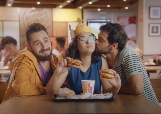 Burger King é a primeira marca a abordar o tema Poliamor em nova campanha
